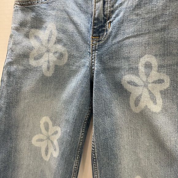 Abercrombie Kids Blue Straight Leg Jeans with Floral Design - Picture 7 of 14